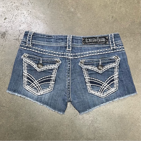 L.A. Idol Embroidered Distressed Bling CutOff Denim Jean Shorts MissMe Style Y2K - Picture 1 of 9